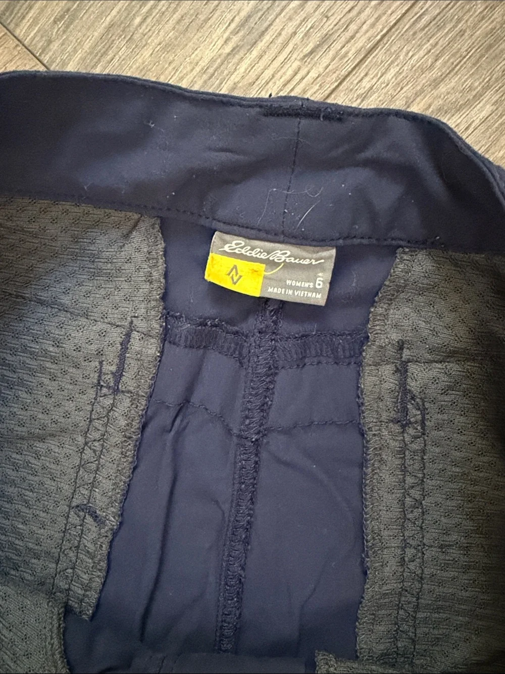 EddieBauer 6 Navy Cargo Hiking Capris Nylon Blend Pockets EUC